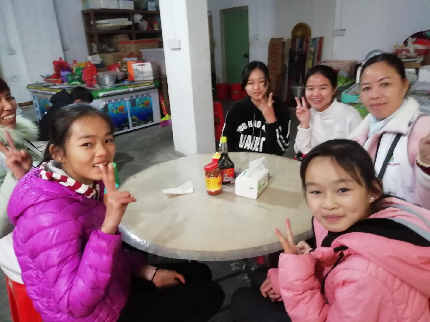南粤志愿者新春慰问孤儿及困难单亲家庭